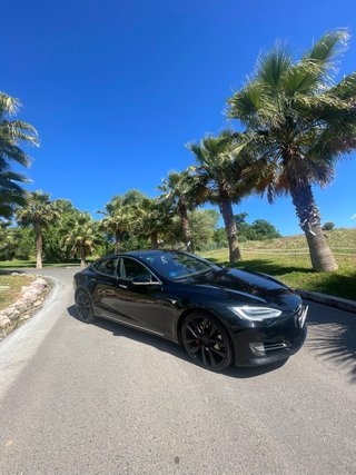 Tesla Model S 2020