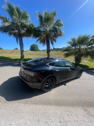 Tesla Model S 2020