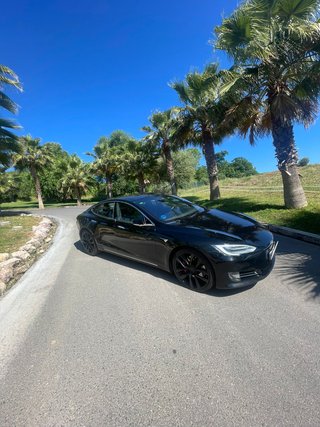 Tesla Model S 2020