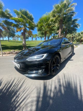 Tesla Model S 2020