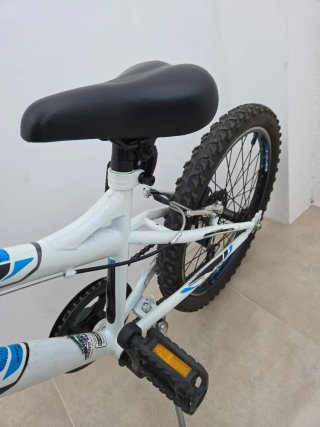Bicicleta WST Blanca y Azul 20 pulgadas
