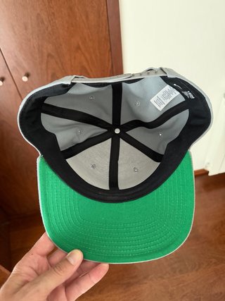 Boné Nike Cinza