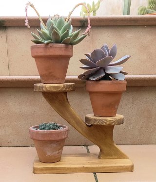 Macetero de madera para 3 plantas