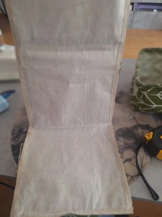 Caja y bolsa de tela con madera