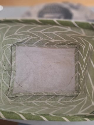 Caja y bolsa de tela con madera