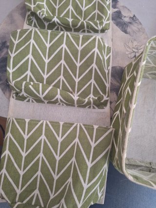 Caja y bolsa de tela con madera