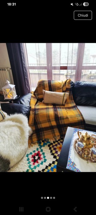 Cuscino berbero fatto a mano in lana vergine