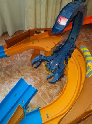 Pista Hot Wheels Monster Trucks Escorpión