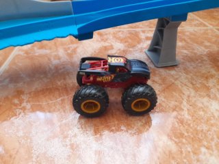 Pista Hot Wheels Monster Trucks Escorpión