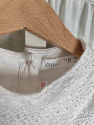 Camisa Zara bordada floral 3-4 años