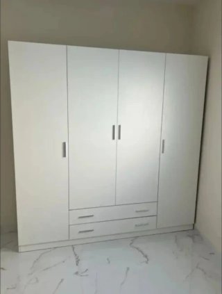 Armadi moderni in legno