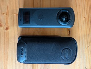 Ricoh Theta Z1 Cámara 360° + Funda