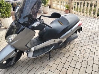 Yamaha Xmax 250