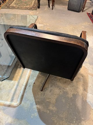 Butaca AG Barcelona Cuero y Madera