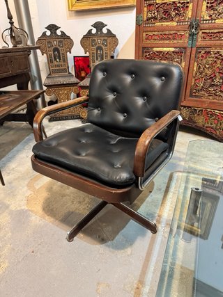 Butaca AG Barcelona Cuero y Madera
