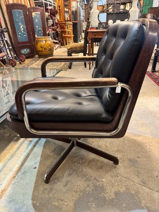 Butaca AG Barcelona Cuero y Madera
