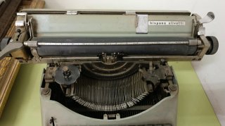 Máquina de escribir Hispano Olivetti