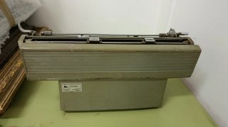 Máquina de escribir Hispano Olivetti