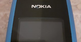 Nokia 2310 RM-189 con caricabatteria