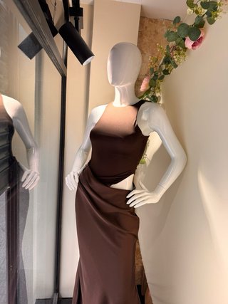 Maniquí marrón