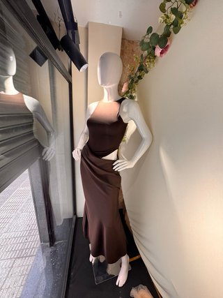 Maniquí marrón