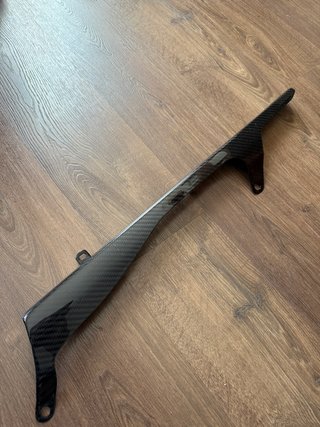 Cubre Cadena Yamaha R6 Carbono