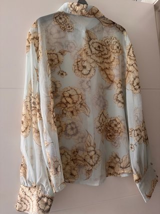 Blusa estampada azul de Zara
