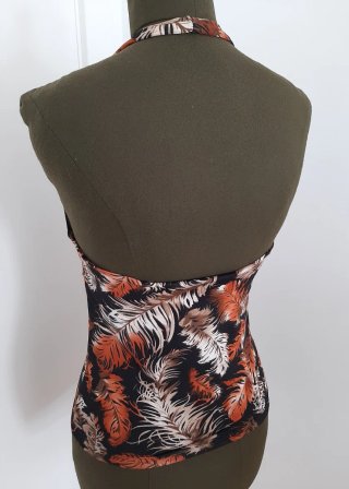 Camiseta Estampada Espalda Abierta