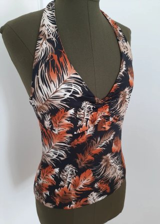 Camiseta Estampada Espalda Abierta