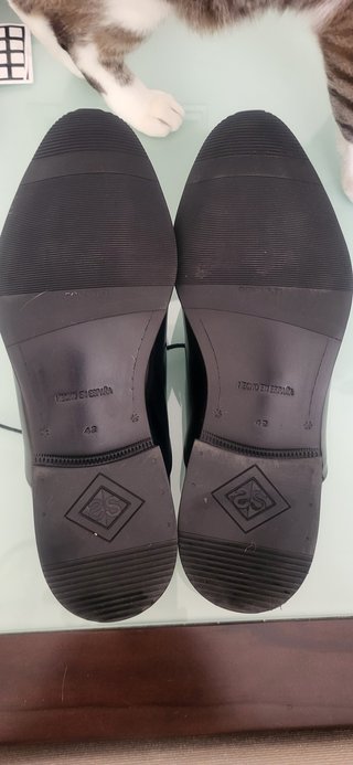 Zapatos Sergio Serrano Negro/Azul son probados