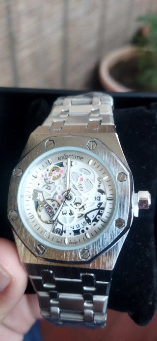 Reloj Exactime Plateado y Blanco
