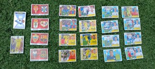 Cromos de fútbol variados