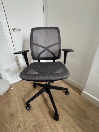Silla de oficina ergonómica gris