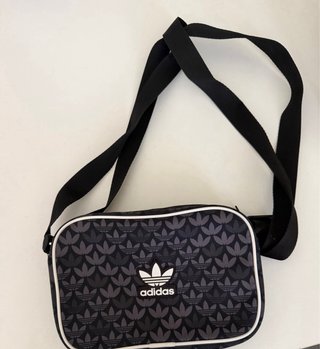 Bandolera Adidas Negra y Gris