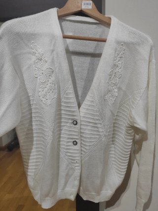 Chaqueta blanca punto con bordado