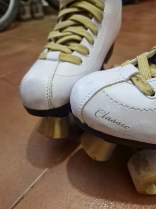 Patines de 4 ruedas blancos