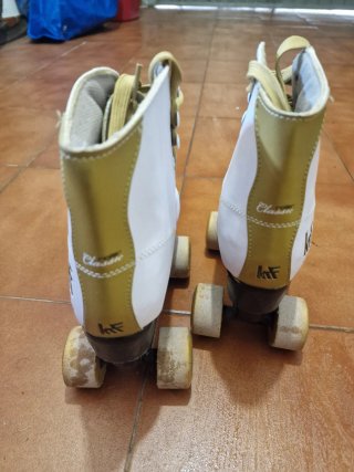 Patines de 4 ruedas blancos