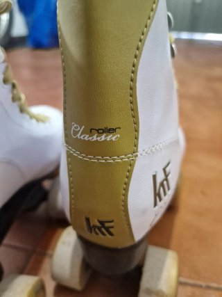 Patines de 4 ruedas blancos