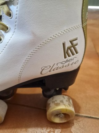 Patines de 4 ruedas blancos
