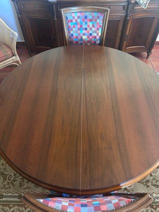 Mesa de salón de madera