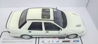 Ford Sierra Cosworth 4x4 Blanco 1/18 Otto