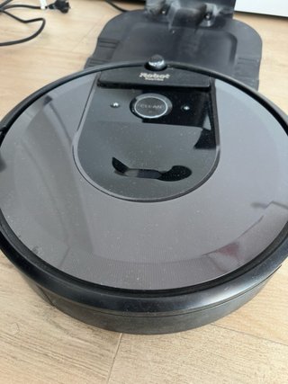 Roomba i7 Wifi + base + extras – Funciona