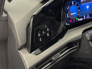 Volkswagen Golf E-Hybrid DSG