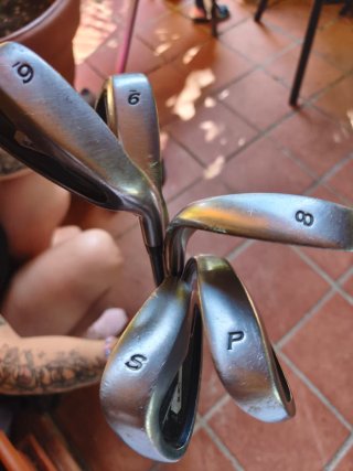 Juego de palos de golf falta el 7