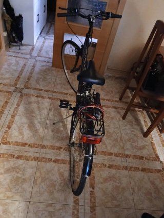 Bicicleta de paseo negra