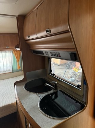 Caravana Hobby 400 Excellent 750 con Mover