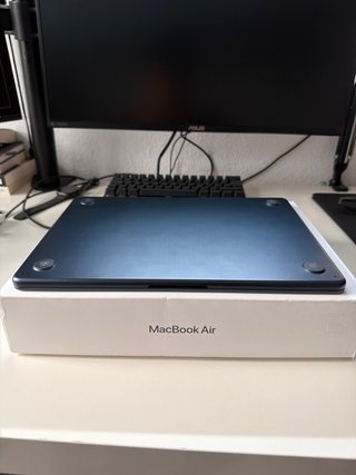 MacBook Air 2025 16GB RAM 256GB Azul/Gris