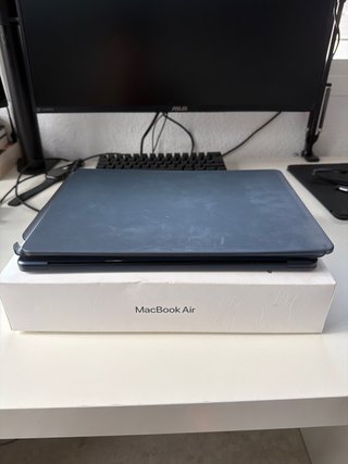 MacBook Air 2025 16GB RAM 256GB Azul/Gris