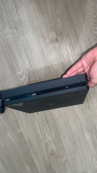 PS4 Slim 1TB Negra + 2 Juegos + Mando