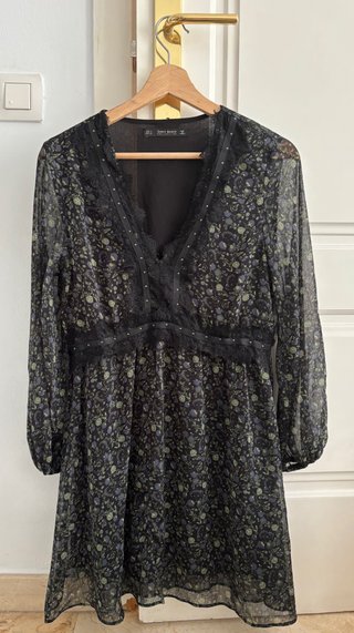 Vestido Zara floral negro manga larga